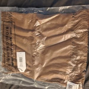 New Universal Standard Alpaca scarf in camel